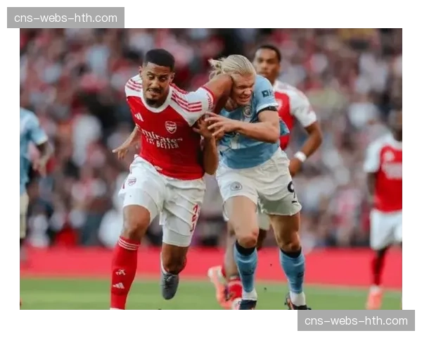 镜头之外：曼城对阵阿森纳赛前，两队名宿在演播室内的友好争论